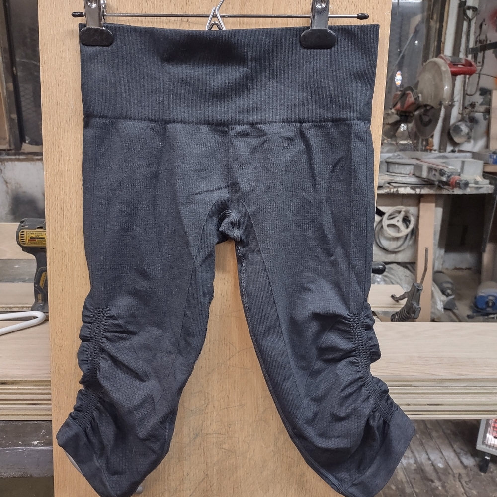 Lululemon crop leggings